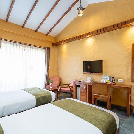 Bar Peepal Resort Покхара Экстерьер фото Deluxe Room