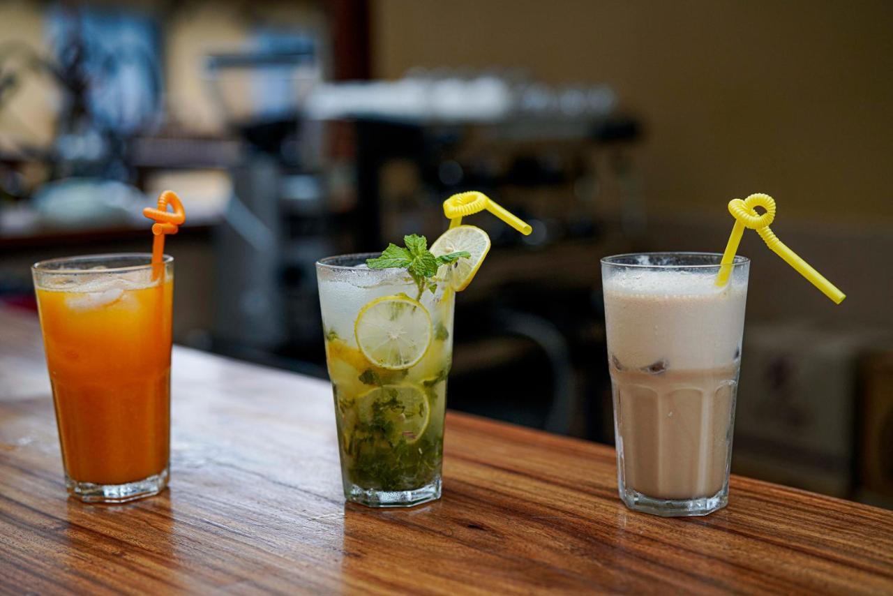 Bar Peepal Resort Покхара Экстерьер фото A selection of Vietnamese drinks