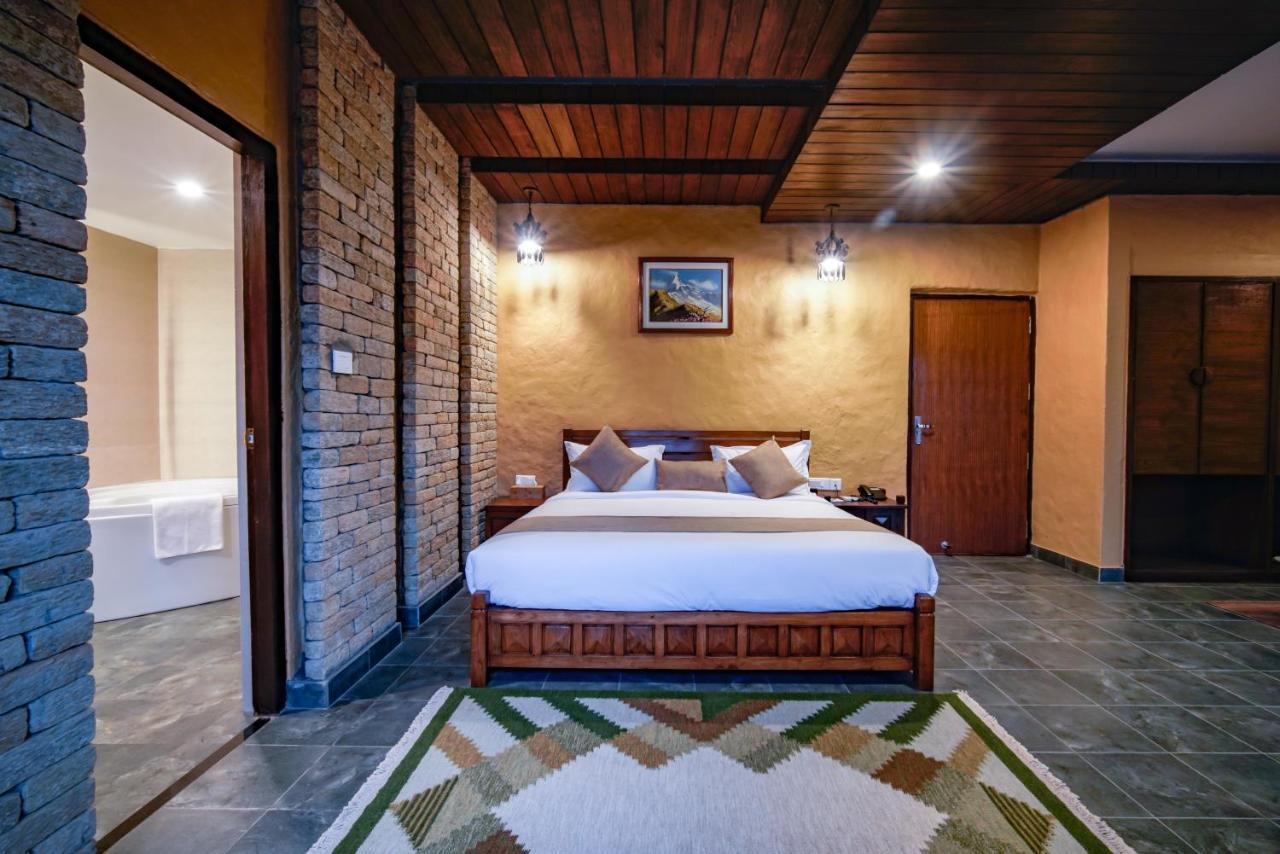 Bar Peepal Resort Покхара Экстерьер фото Deluxe Suite