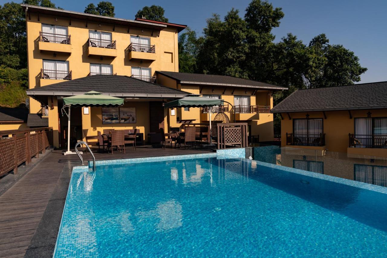 Bar Peepal Resort Покхара Экстерьер фото
