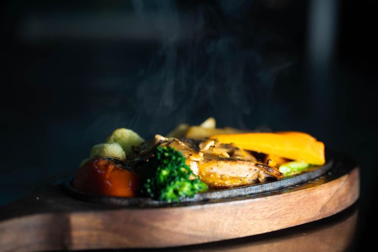Bar Peepal Resort Покхара Экстерьер фото A sizzler