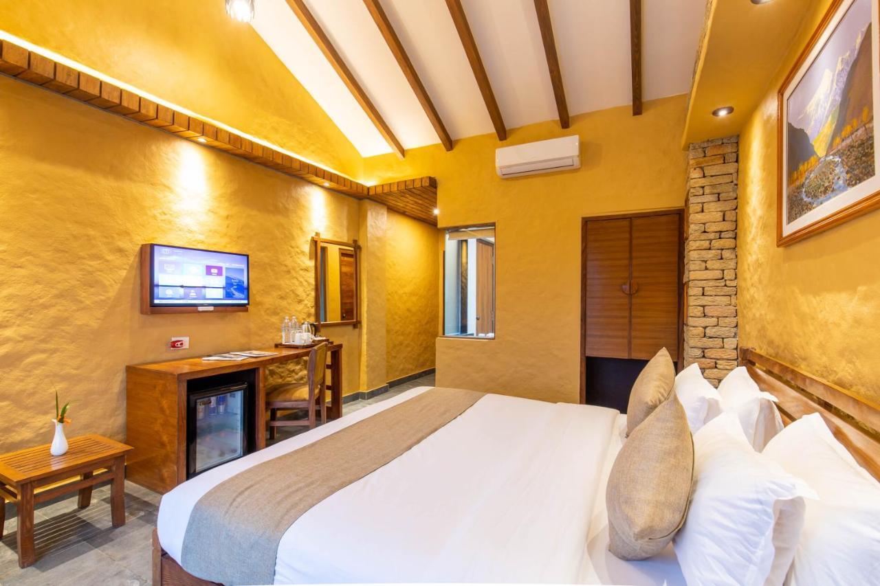 Bar Peepal Resort Покхара Экстерьер фото Deluxe Room