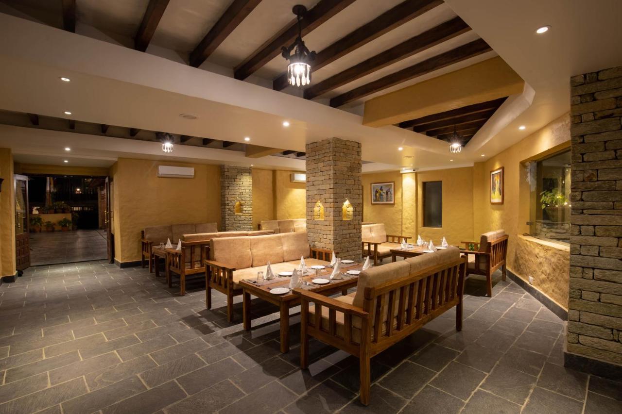Bar Peepal Resort Покхара Экстерьер фото The restaurant at the resort
