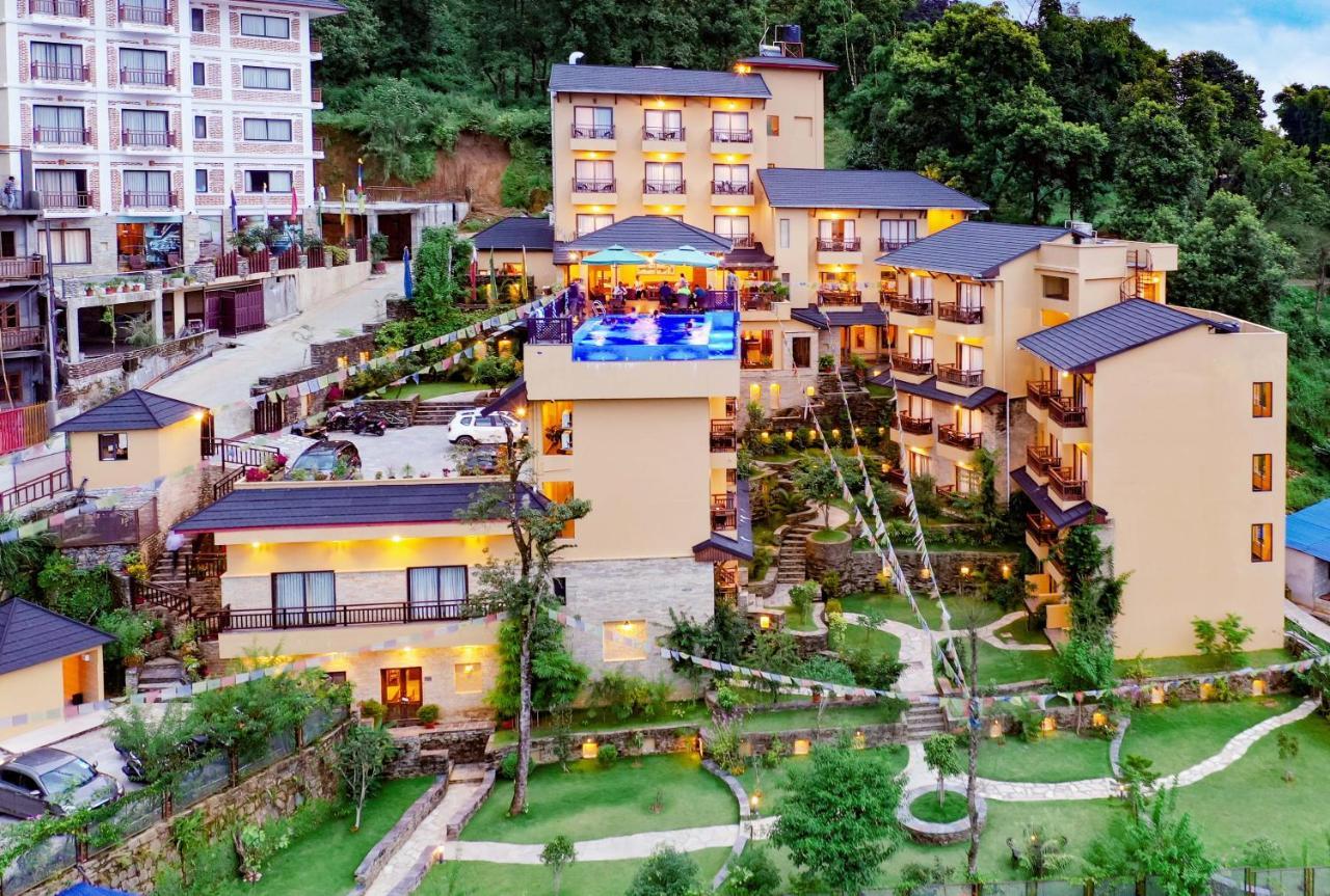 Bar Peepal Resort Покхара Экстерьер фото The Glades Resort and Villas