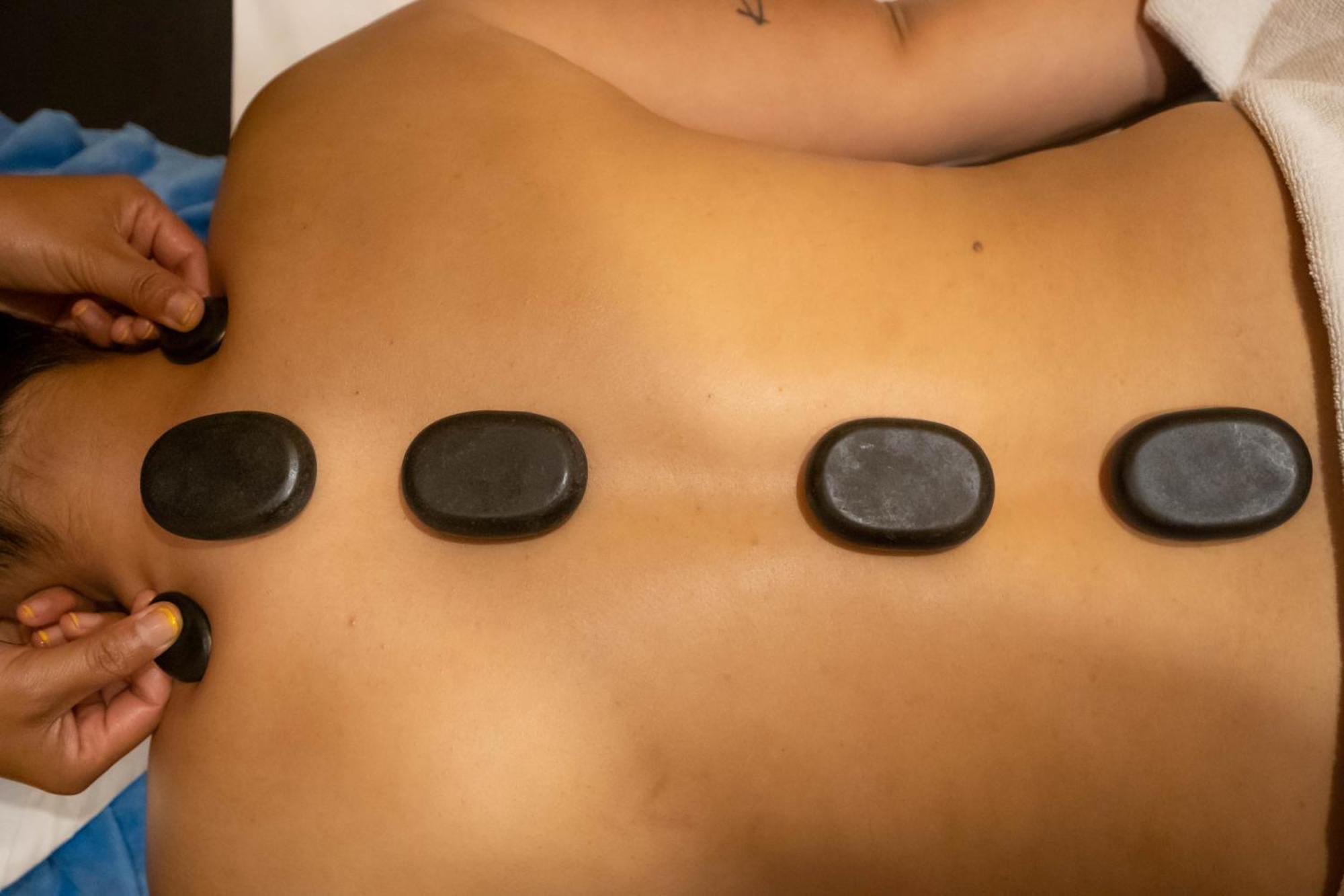 Bar Peepal Resort Покхара Экстерьер фото Hot stone massage