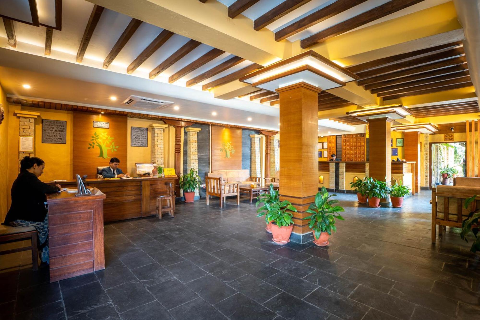 Bar Peepal Resort Покхара Экстерьер фото Lobby