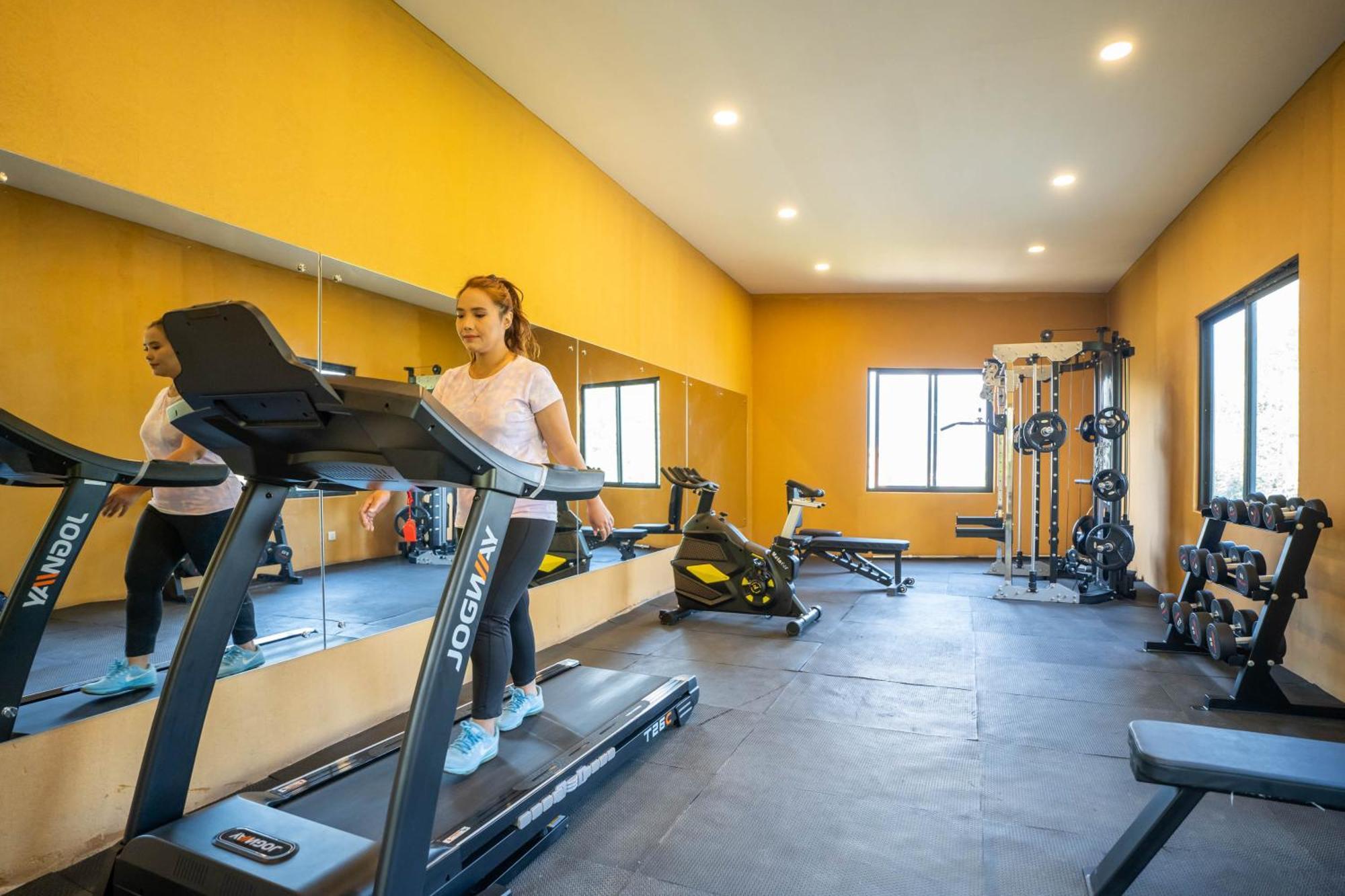 Bar Peepal Resort Покхара Экстерьер фото The gym at the University of Rwanda