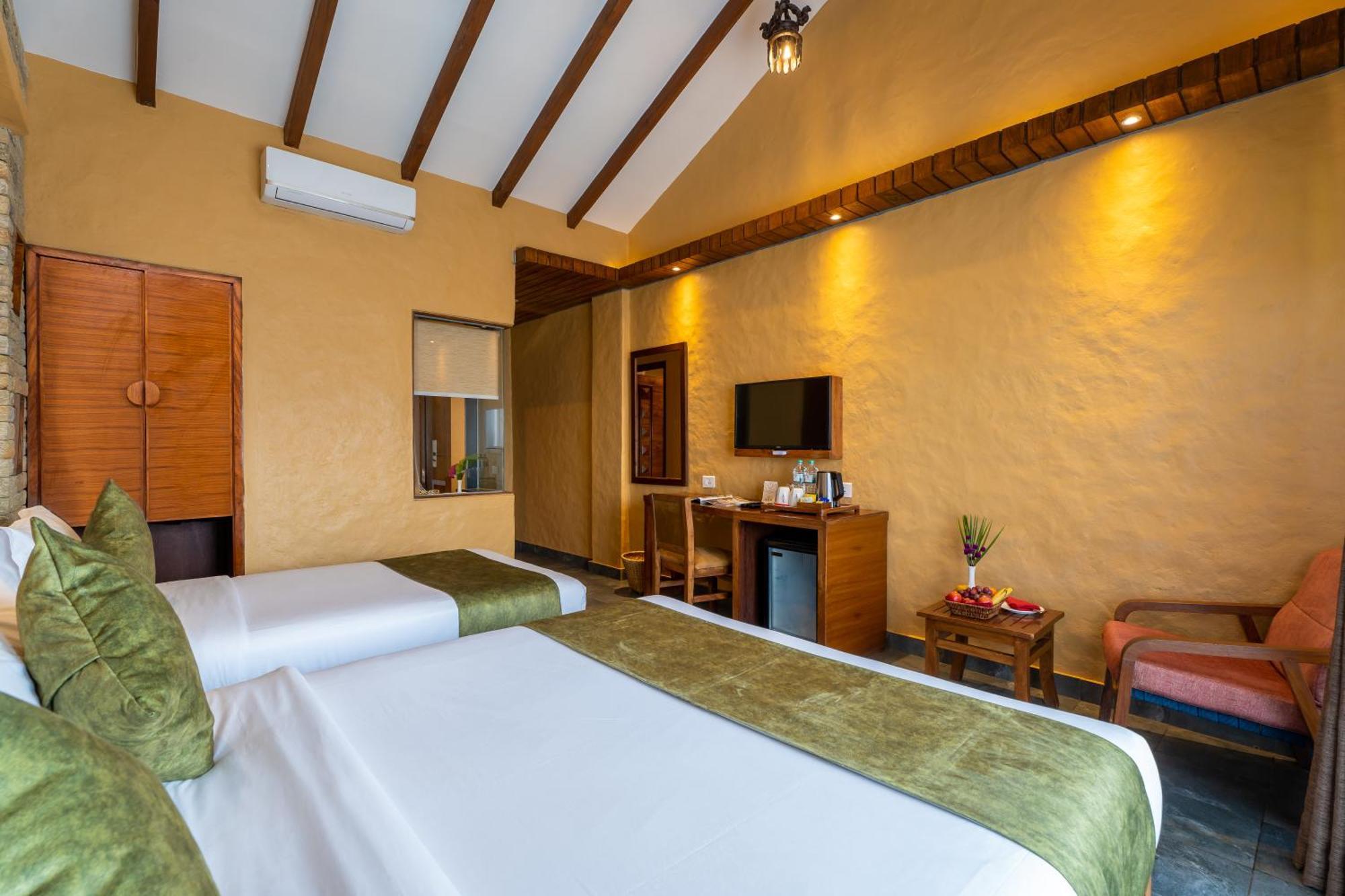 Bar Peepal Resort Покхара Экстерьер фото Deluxe Room